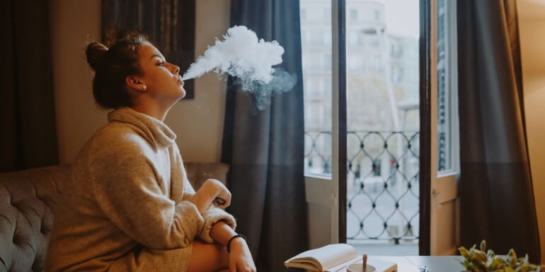Los mejores trucos para eliminar el olor al fumar marihuana